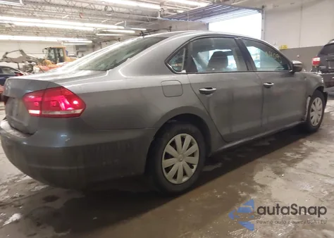 2012 Volkswagen Passat 2.5L S z USA, uszkodzony, nr VIN 1VWAP7A38CC014679